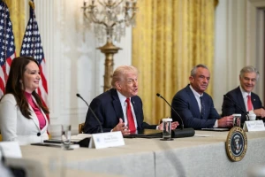 Trump poručio John Deereu, Caseu i drugima: Cijene traktora moraju pasti